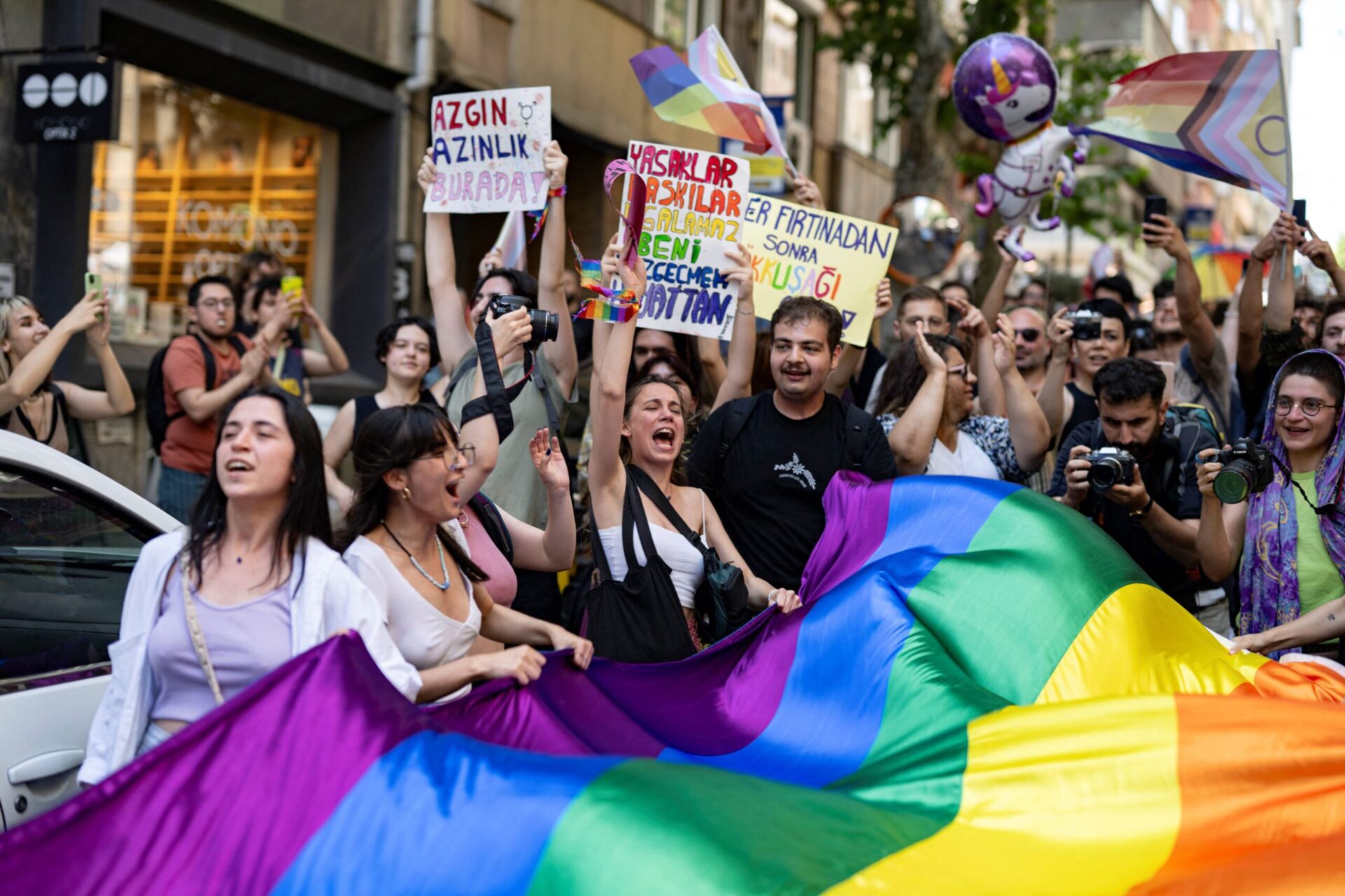"شما-به-ما-عادت-خواهید-کرد":-فعالان-lgbtq-ترکیه-از-مقامات-برای-برگزاری-رویداد-غرور-استانبول-سرپیچی-می-کنند-middle-east-eye