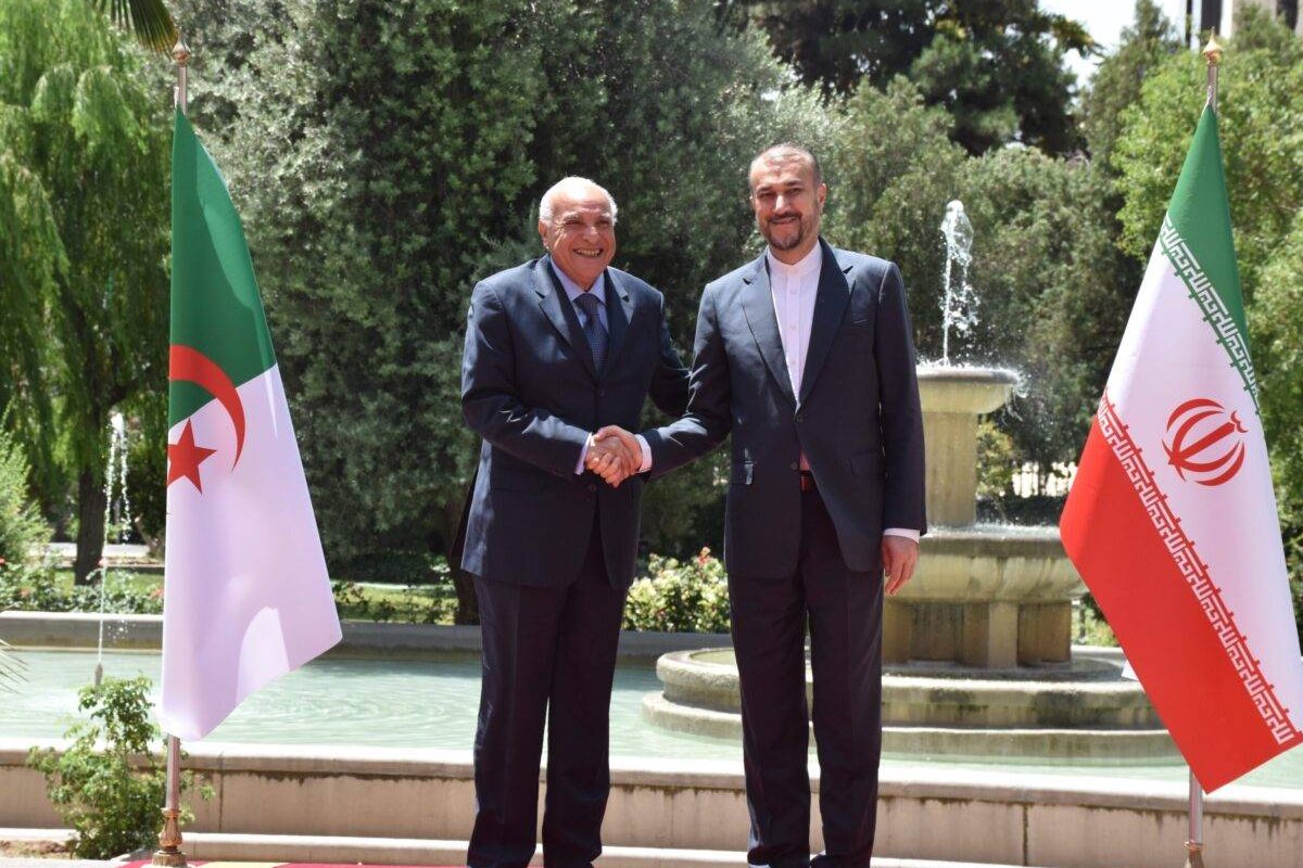 میدل-ایست-مانیتور-الجزایر-از-پویایی-مثبت-روابط-اعراب-و-ایران-استقبال-می-کند